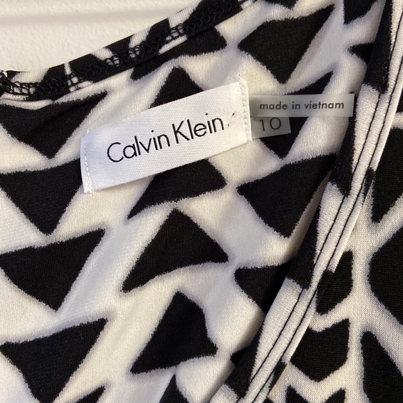 NWT Calvin Klein Black & Cream Sleeveless Jumpsuit Size 10 - Picture 4 of 9